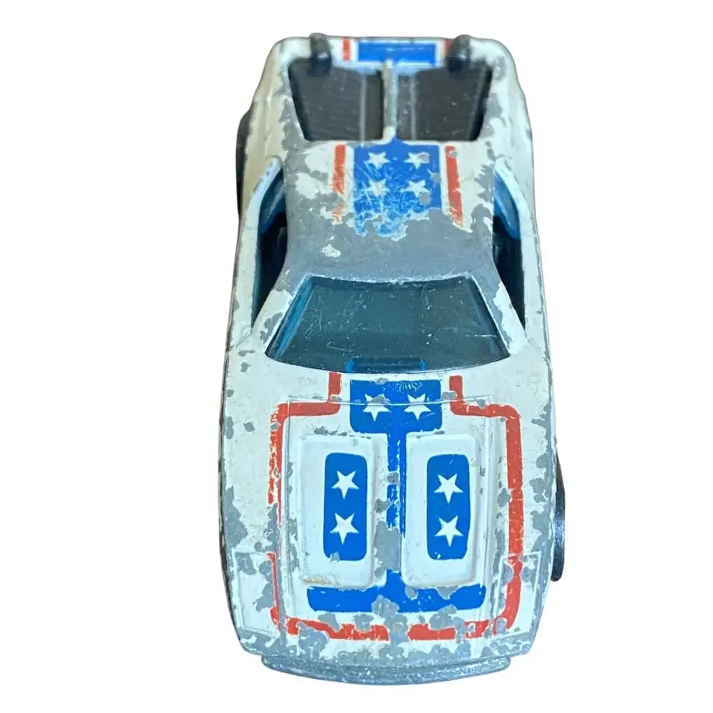 Vintage Hot Wheels Redline Warpath White Flying Colors Race Car Toy *Read*